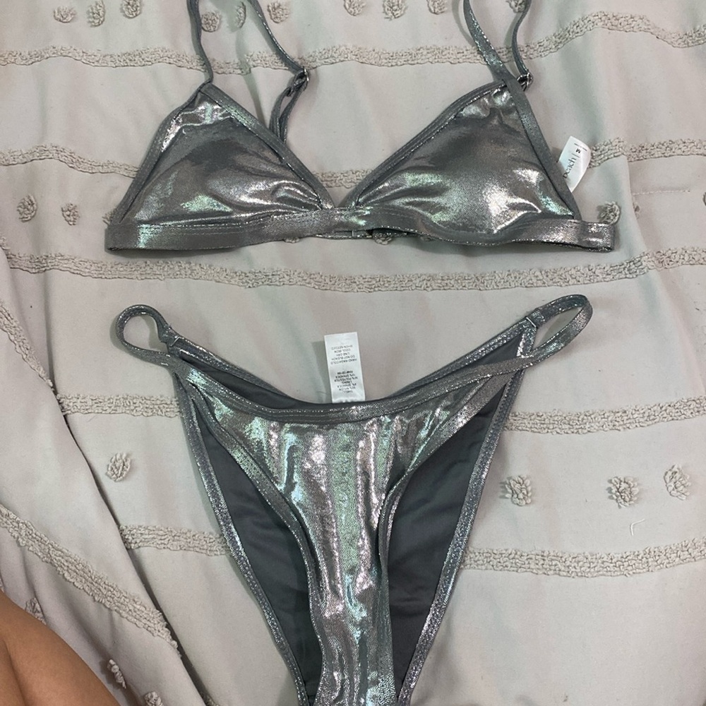 metallic swim